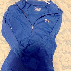 Women’s UA pullover